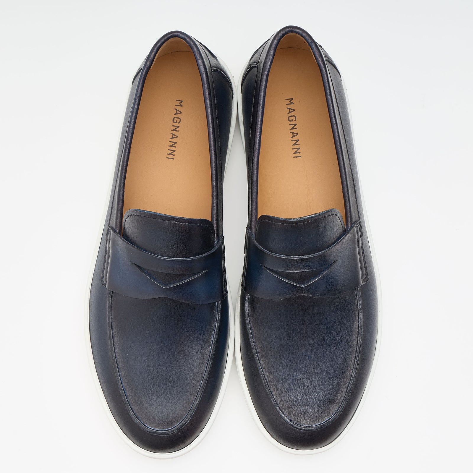 ペニーローファースニーカー｜25628 DBU – MAGNANNI(マグナーニ)公式