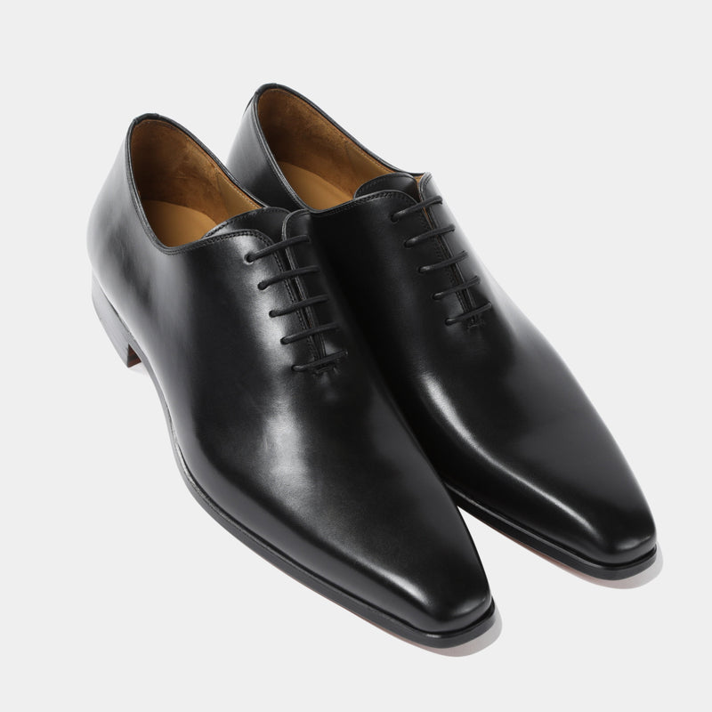 マグナーニ（MAGNANNI）ホールカット メダリオン-